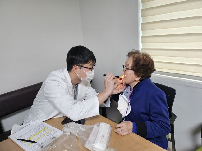 충주시, 어르신구강관리 실시